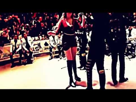 شاهد رد فعله زوجها معها