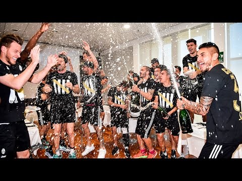 احتفالات صاخبة للاعبي اليوفنتوس