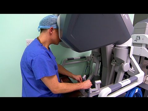 أطباء يستعينون بـ45 روبوتًا في عمليات جراحية