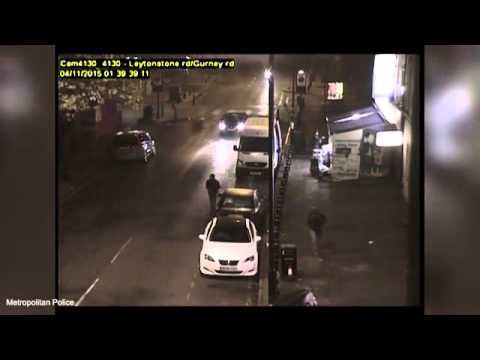 بالفيديو شابان هاجما بريطاني وسرقا دراجته الناريةبالفيديو شابان هاجما بريطاني وسرقا دراجته النارية