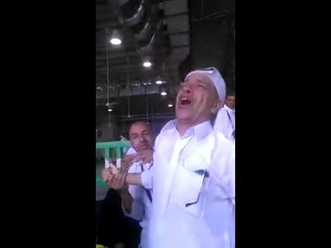 شاهد شخص يدعي عودة بصره إليه