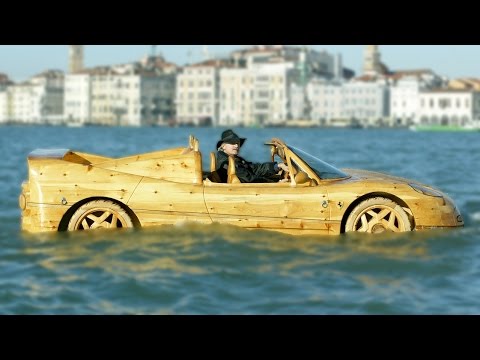 إيطالي يصنع قاربًا على هيئة سيارة