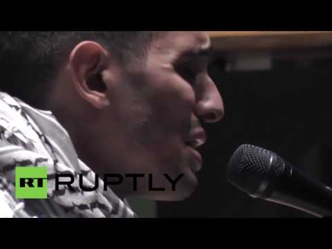 لاجئ سوري يبهر الحاضرين بأدائه الموسيقي في برلين