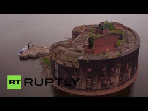 قلعة الطاعون تعود إلى الذاكرة في بطرسبورغ