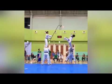 باستعراض كاراتيه يوصف بالمجنون