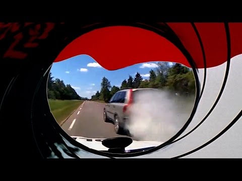 مطاردة بوليسية على طريقة جيمس بوند