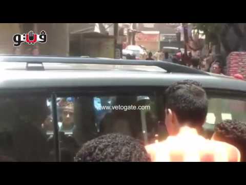 شاهد الأطفال يعطلون خروج سيارة رمضان صبحي من كرداسة