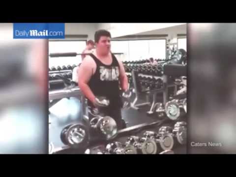 شاب يقلب موازين حياته بعد فقدانه 63 كيلو غرام