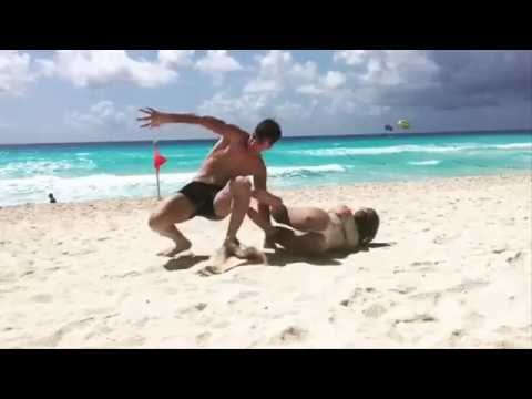 لاعب أرجنتيني يعرقل صديقته