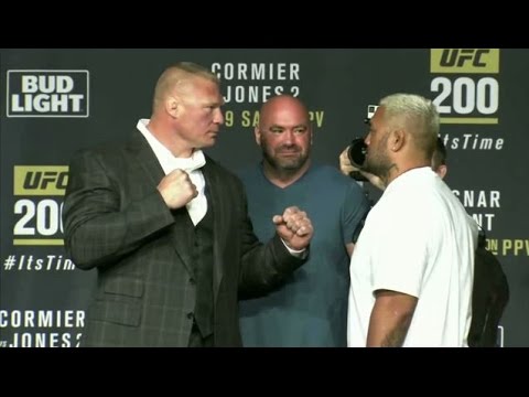 بالفيديو مواجهة مثيرة بين القاطرة البشرية ليسنر والمقاتل مارك هانت