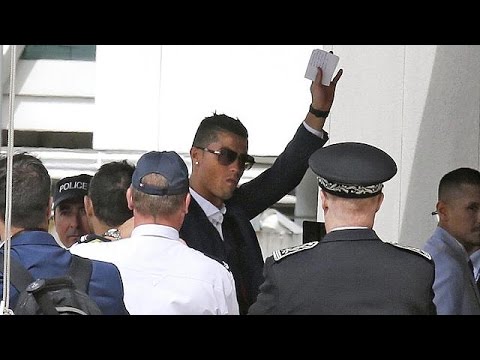 منتخب البرتغال يعود الى لشبونة متوجًا بكأس الأمم الأوروبية 2016