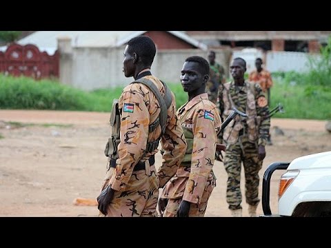تواصل المعارك بين الطرفين المتنازعين في جنوب السودان