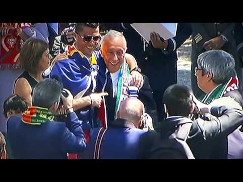 بالفيديو رئيس اليرتغال يعانق كريستيانو رونالدو احتفالا بالفوز الاوروبي