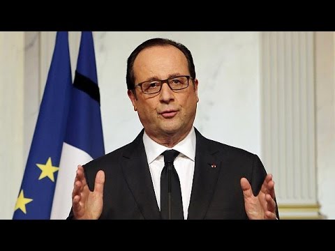 هولاند يؤكد أنَّ منفذي الهجمات لا علاقة لهم بالإسلام