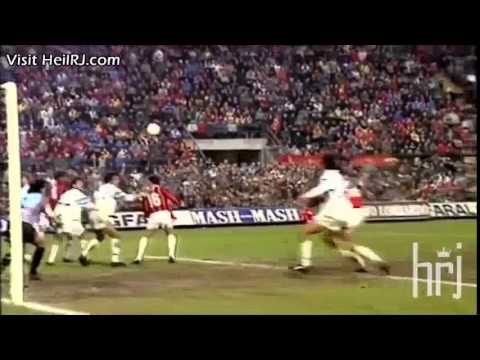 ماركو فان باستن أحد أعظم المهاجمين فى التاريخ