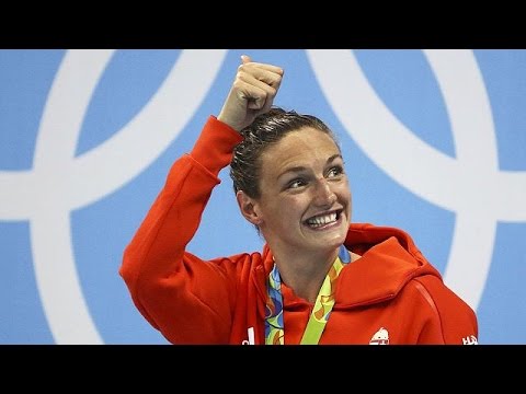 السباحة المجرية هوسو تحطم الرقم العالمي وتفوز بذهبية 400 متر