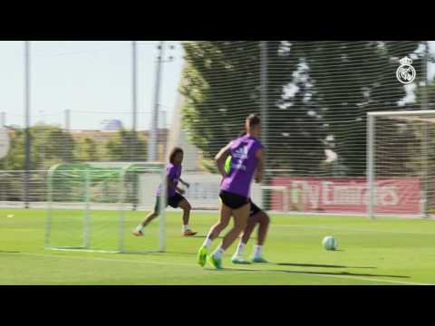 تسديدة صاروخية للبرازيلي مارسيلو كادت تسقط المرمى