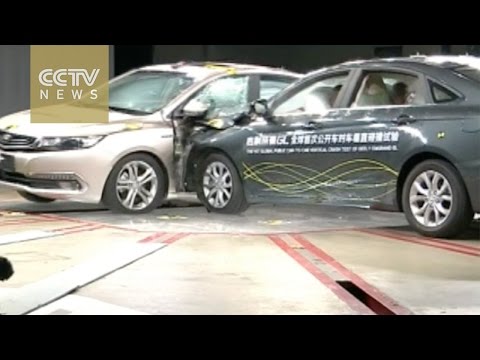 الصين تقيم أول عرضًا جماهيريًا لتصادم السيارات في العالم