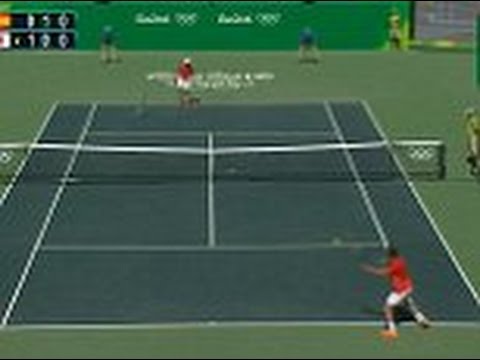 بالفيديو أوليمبي محظوظ يسقط مضرب التنس من يده ويفوز في المباراة