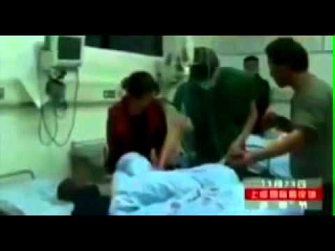 أجبرت ابنها على شرب البنزين