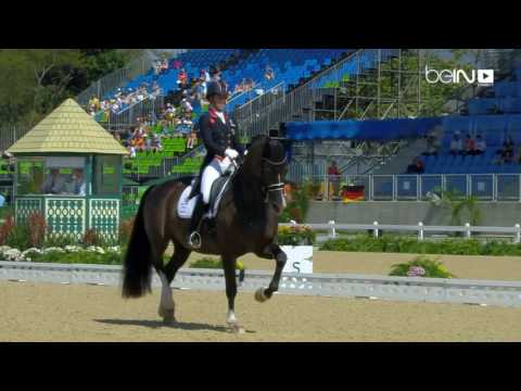 البريطانية تشارلوت تحرز الميدالية الذهبية في مسابقات الفروسية