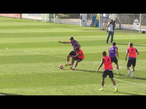 ألفارو موراتا يستعرض مهاراته وأهدافه فى تدريبات الريال