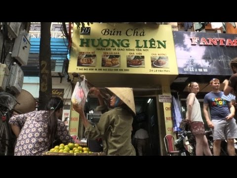 اقبال سياحي كبير على مطعم في هانوي بعد تناول اوباما العشاء فيه