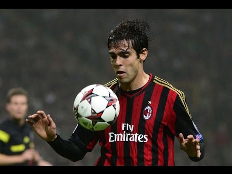 شاهد  النجم الذهبي كاكا لجماهير الميلان الإيطالي