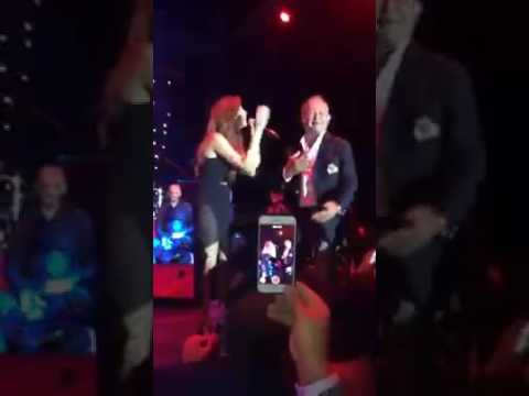 نجيب ساويرس يرقص على أنغام أنا مصري في قبرص