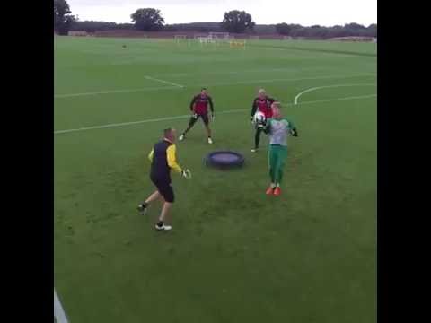 نوريتش سيتي يبتكر طريقة جديدة لتدريب حراس المرمى