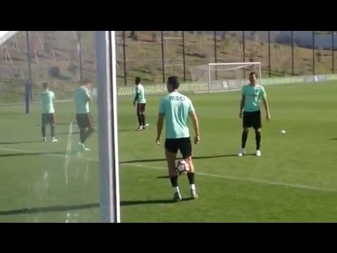 وصلة مزاح رونالدو وبيبي في تدريبات المنتخب البرتغالي