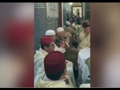 عبد الهادي بلخياط و يغني في احدى الحفلات المغربية