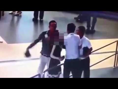 فيتنامي يعتدى على موظفة المطار لمنعه من السفر