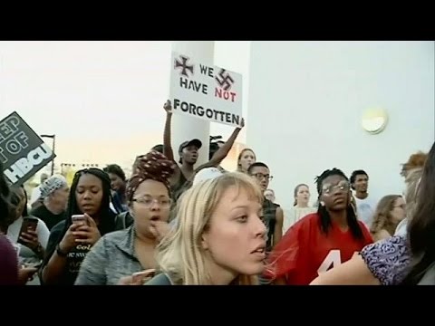 غضب الطلاب من مشاركة زعيم سابق لحركة كلو كلوس كلاين