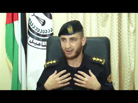 شاهد سجناء في غزة ينسخون المصحف ويدعون العرب لحمايته