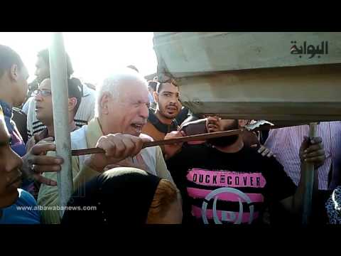 انهيار الفنانين والمقربين لحظة دفن محمود عبد العزيز