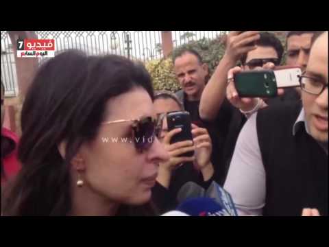 هنيدي وحماقي وكريم ودينا وهند صبري في جنازة محمود عبد العزيز