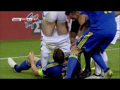 طرد إدين دجيكو بسبب سروال الخصم