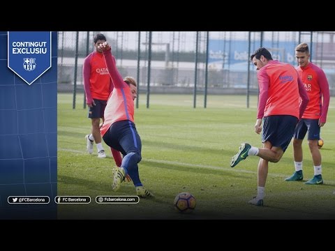 تدريب مهارات للاعبي برشلونة