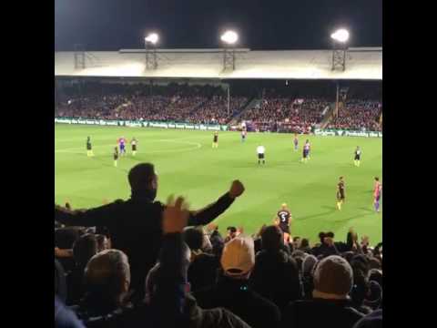 جماهير نادي مانشستر سيتي يتغنّون بالإيفواري يايا توريه