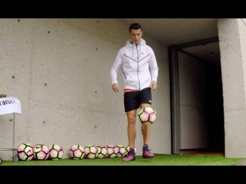 شاهد رونالدو يدمر طائرتين دون طيار بالكرة