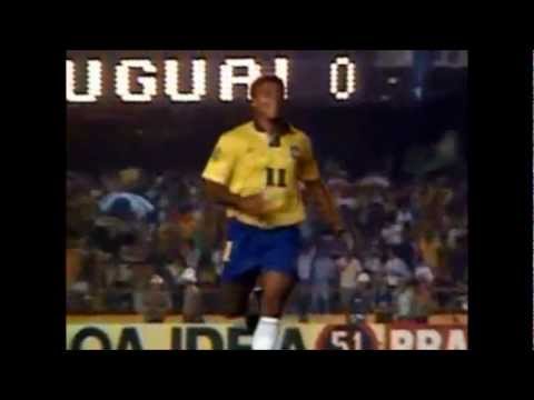 روماريو دي سوزا فاريا أعظم من ارتدى القميص رقم 11