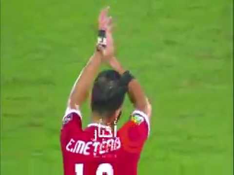 شاهد لقطة تاريخية لبكاء عماد متعب خلال هتاف الجماهير باسمه