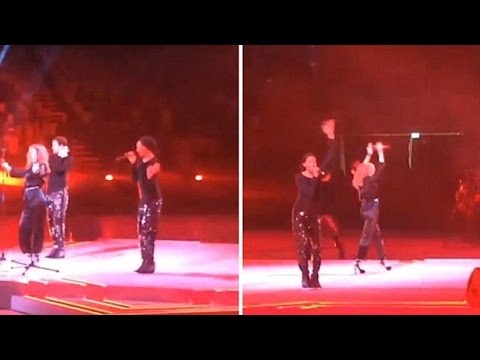 كيلي مينونج تشعل الدوحة بإطلالة “ساحرة”