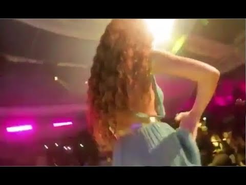 ميريام فارس تفاجئ جمهورها برقصة مثيرة