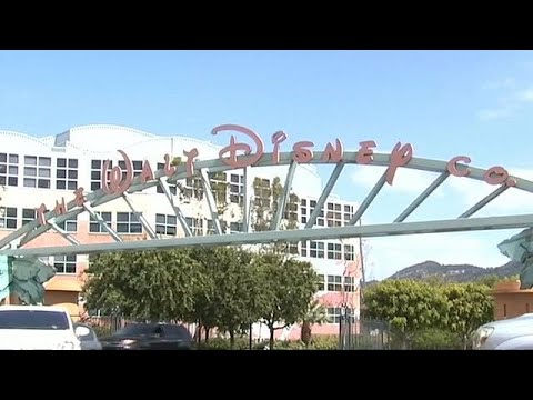 حرب باردة بين ديزني ونيتفليكس بسبب الانفصال