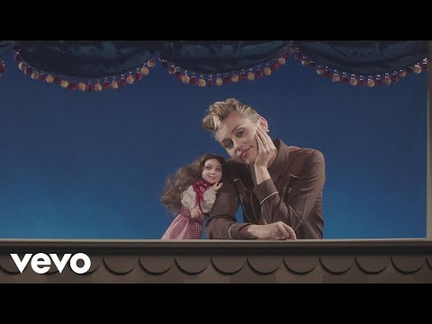 شاهد كليب younger now لمايلي سايروس يقترب من 95 مليون مشاهدة