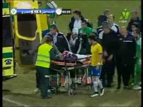 إصابة خطيرة لمحمد عواد في مباراة الإسماعيلي والمصري