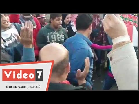 متظاهرو التحرير يرقصون على أنغام تسلم الأيادي