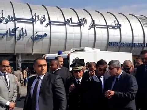 وزير الداخلية في مطار القاهرة الدولي